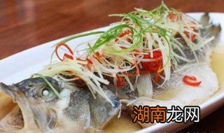 如何做清蒸鲈鱼更好吃窍门 如何做清蒸鲈鱼
