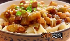 土豆鸡蛋肉丁打卤面 土豆肉丁打卤面怎么做