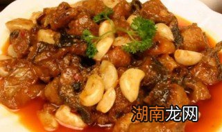 蒜烧鲶鱼的做法视频窍门 如何制作好吃的蒜烧鲶鱼