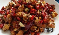 为什么辣子鸡块嚼不动 做辣子鸡不辣怎么回事