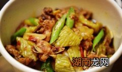 苦瓜炒鸭肉怎么做才好吃 苦瓜炒鸭肉怎么做才好吃又简单