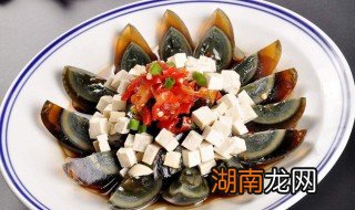 皮蛋拌豆腐能放醋吗 凉拌皮蛋豆腐可以放醋吗