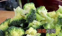 炒西兰花简单好吃的做法 炒西兰花简单好吃的做法窍门