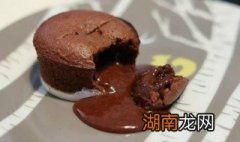 爆浆巧克力熔岩蛋糕 爆浆巧克力熔岩蛋糕图片