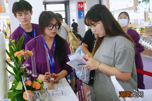 宠爱国际惊艳现身2024年亚宠展，携前沿医疗理念与丰富产品引领行业风尚