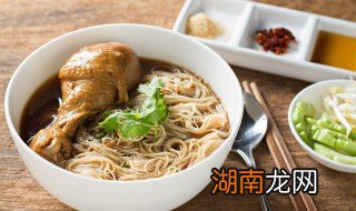 香菇鸡汤面图片 香菇鸡汤面