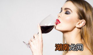 选购葡萄酒时要注意什么事项 选购葡萄酒时要注意什么