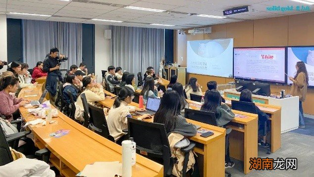 「交个萌友 被爱绒化」中国人民大学公益首站启动!Solid Gold素力高携手各大高校倡导共建人宠和谐校园