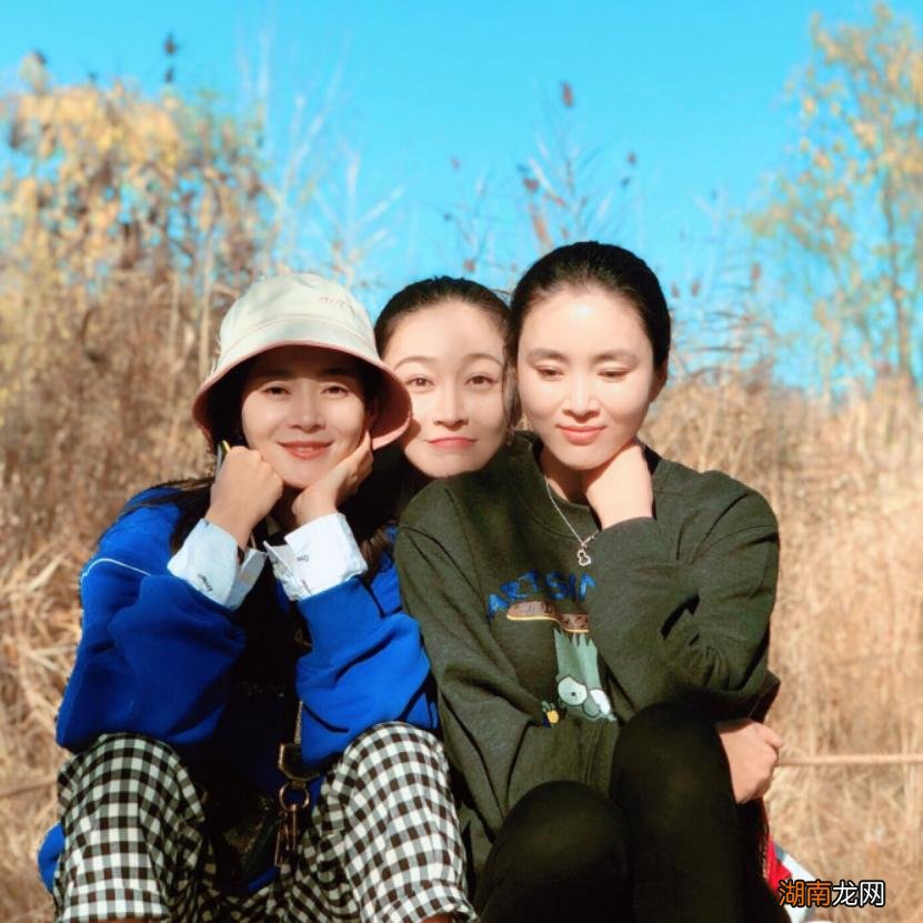 宝蓝色最佳颜色搭配图 宝蓝色搭配什么颜色好看