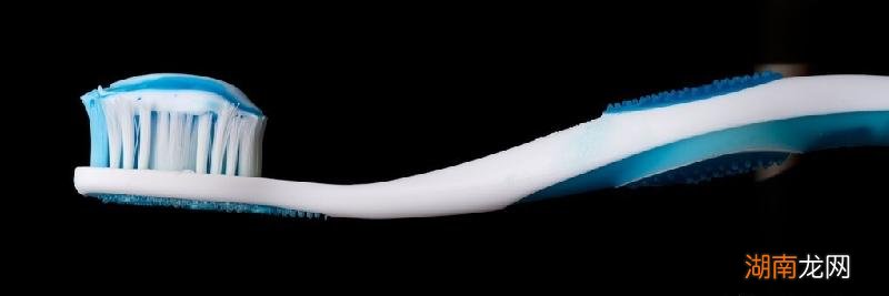 棉质面料的衣服油渍怎么处理 纯棉衣服上的油渍怎么洗掉