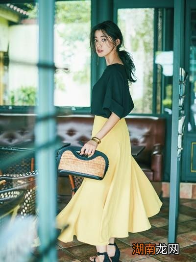 黑色衣服穿什么裤子比较好 黑色衣服配什么裤子好看