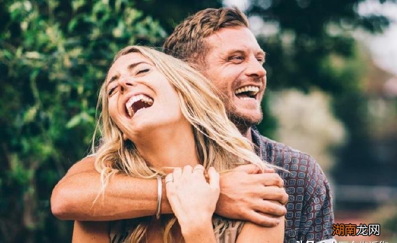 和对象聊天增进感情技巧 怎么和女朋友聊天能让她开心