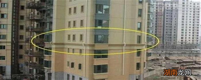高层建筑一般都会有腰线层