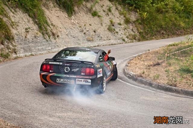 手动挡汽车需要频繁换挡么 汽车行驶过程中为什么要换挡