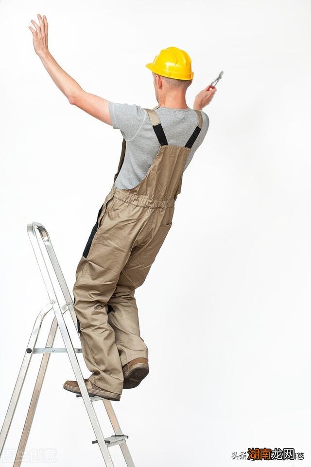 包工头工人受伤谁负责 工人受伤是包工头还是房主的责任