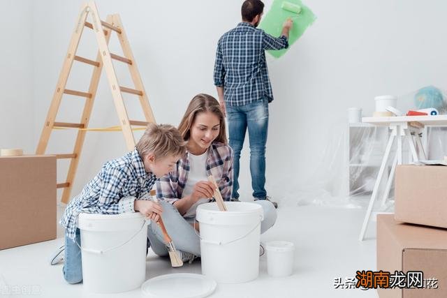 家庭装修乳胶漆刷墙间隔时间 墙面乳胶漆要刷几遍最好