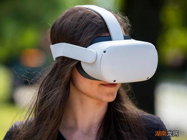 Oculus Quest 2耳机在Newegg附带免费配件