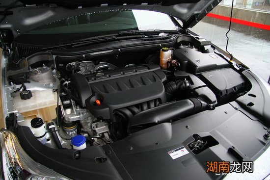 发动机故障黄灯亮了怎么解决 发动机故障标志亮灯