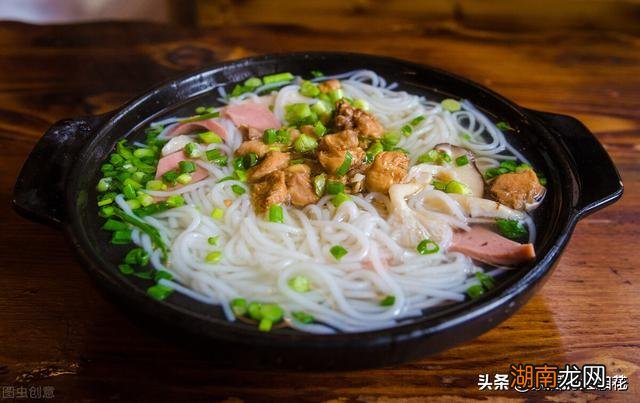 面馆煮面的汤是高汤吗 面馆面条为什么都是清汤煮面放高汤