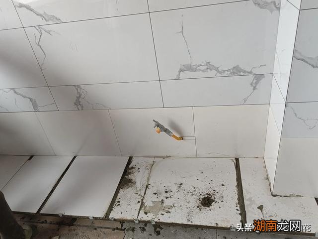 瓷砖脱落的原因分析及解决方法 为什么家里瓷砖会脱落