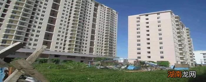 只要房屋没有房产证都是不能交易买卖的