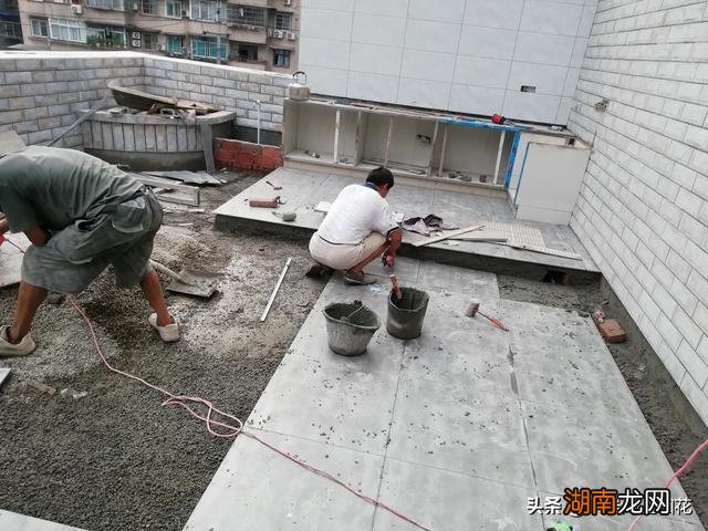 铺一个平方需要多少水泥和黄沙 贴地砖黄沙和水泥怎么算