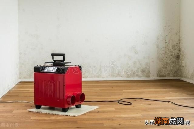 屋里地面瓷砖长期返潮妙招  农村老房子地砖返潮怎么处理