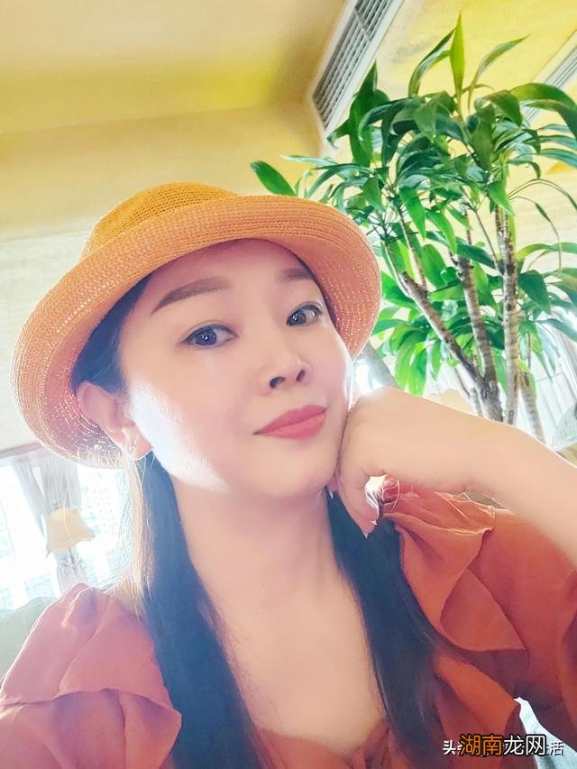 白头发染什么颜色能有效遮盖 为什么染发白头发盖不住