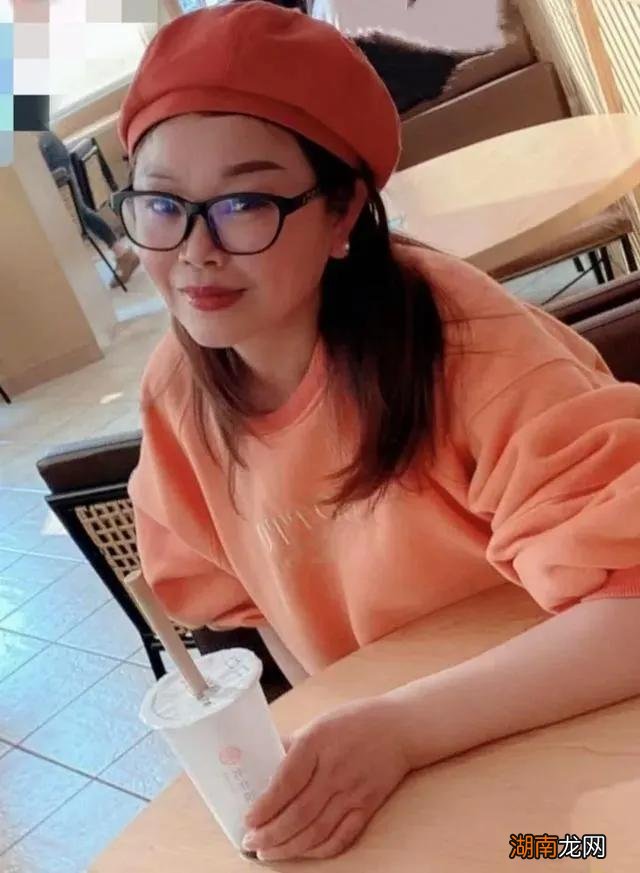 白头发染什么颜色能有效遮盖 为什么染发白头发盖不住