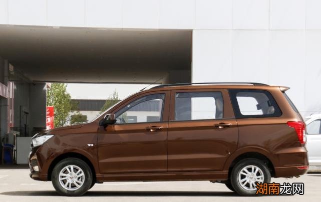 新款五菱宏光s的配置怎么样 五菱宏光s多少钱一辆