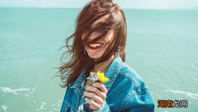 如何吸引一个男生喜欢你 怎样才能让男生喜欢上自己