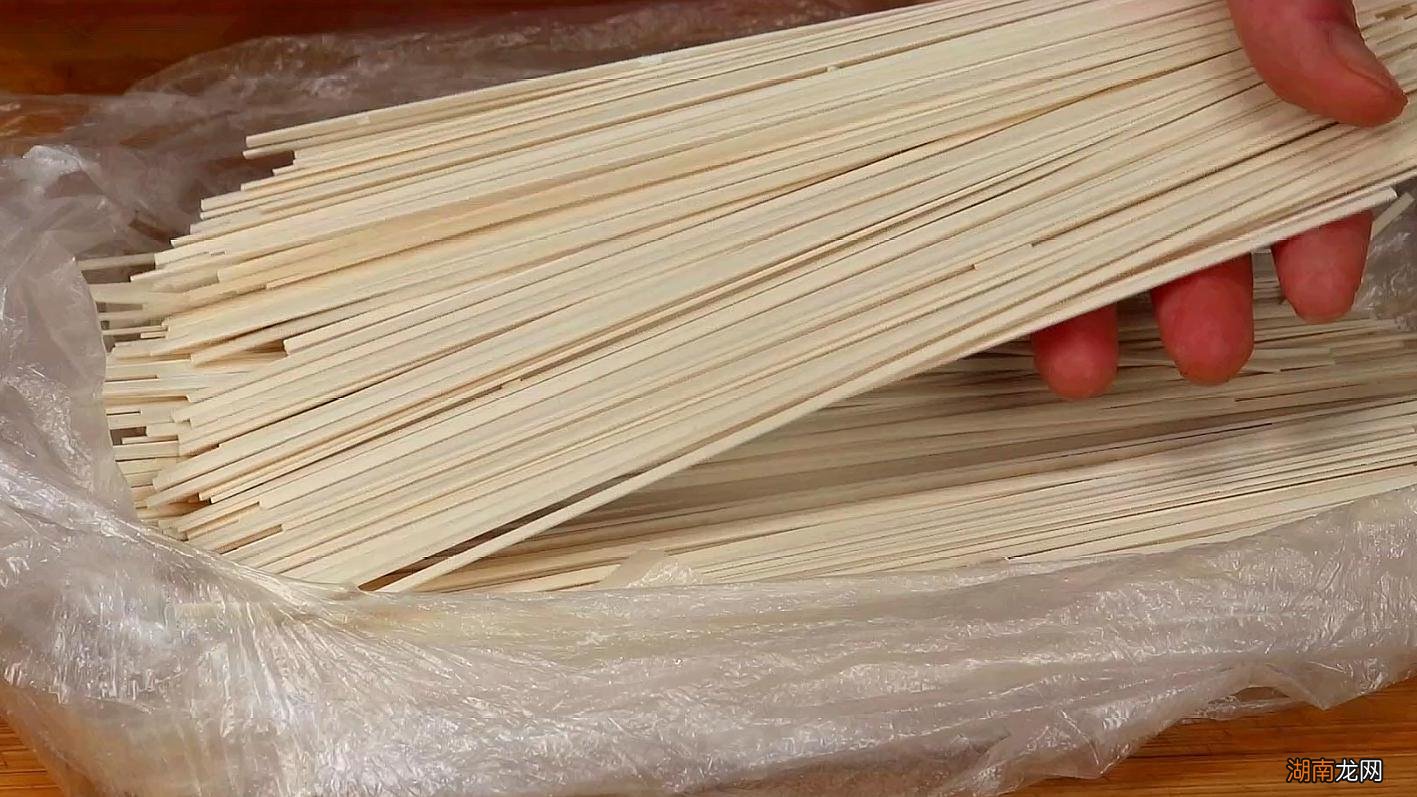 煮面条的方法和步骤 煮面条是冷水下锅还是热水下锅