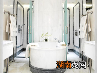 为何浴室成为酒店设计的主角