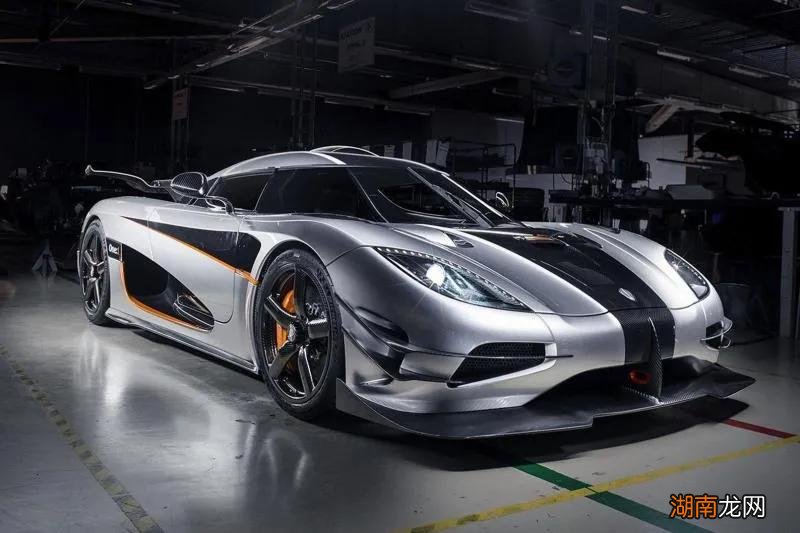 世界十大顶级豪车介绍 世界十大名车车标志图片及名字