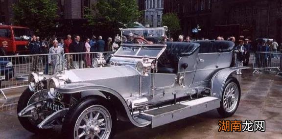 世界十大顶级豪车介绍 世界十大名车车标志图片及名字