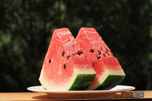 西瓜究竟是这个名字是怎么来的 西瓜为什么叫西瓜