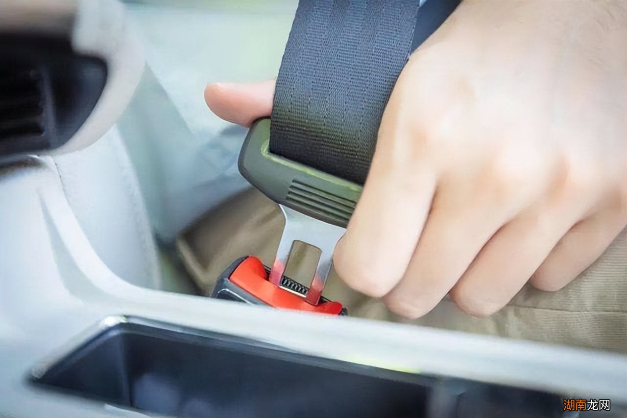 汽车后排可以不系安全带吗 后排不系安全带怎么处罚