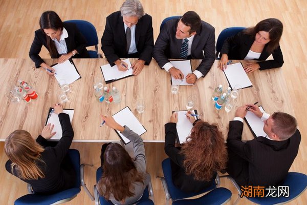 公司ceo和董事长有什么区别 ceo和董事长谁大