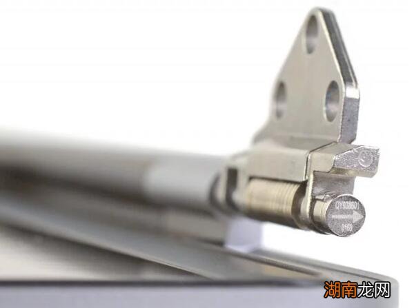 16英寸MacBook Pro具有新的盖角传感器