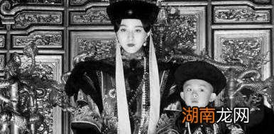 小时候宫女对他怎么做 溥仪的身体被宫女掏空是什么意思