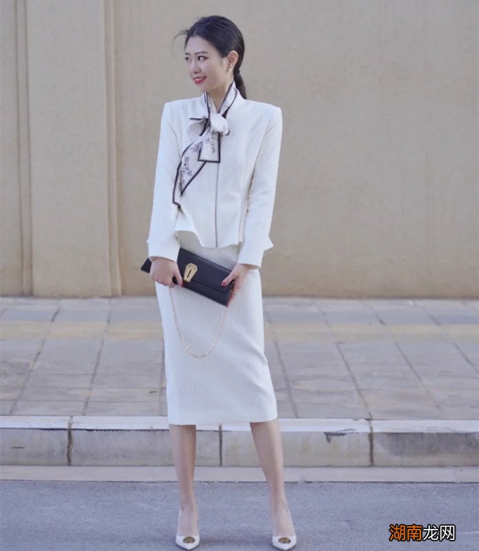 丝巾怎么搭配更好看更时髦 小丝巾的各种系法图解