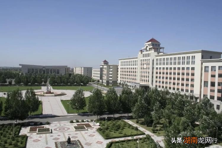 哪些金融学校适合成绩中等的考生 学金融哪个学校好