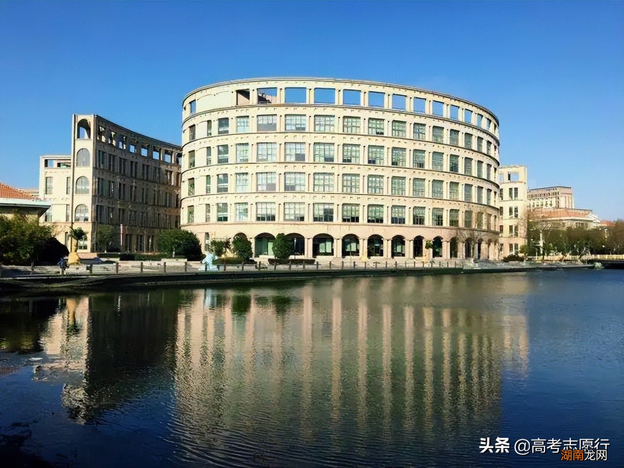 哪些金融学校适合成绩中等的考生 学金融哪个学校好