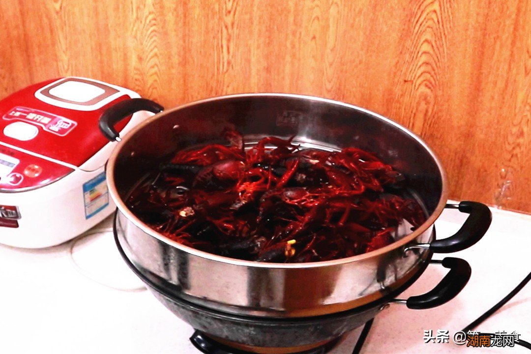 小龙虾虾黄是什么东西究竟能不能吃 虾黄是什么东西