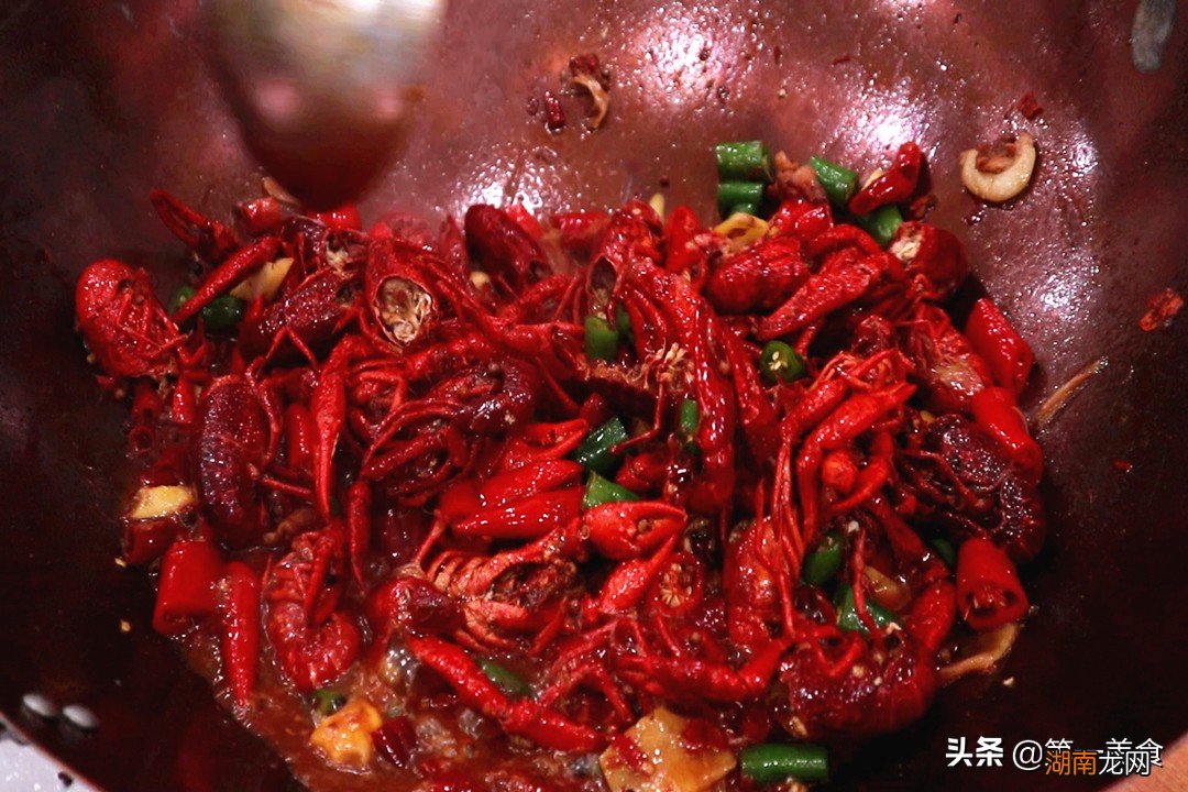 小龙虾虾黄是什么东西究竟能不能吃 虾黄是什么东西