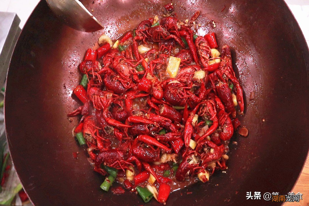 小龙虾虾黄是什么东西究竟能不能吃 虾黄是什么东西