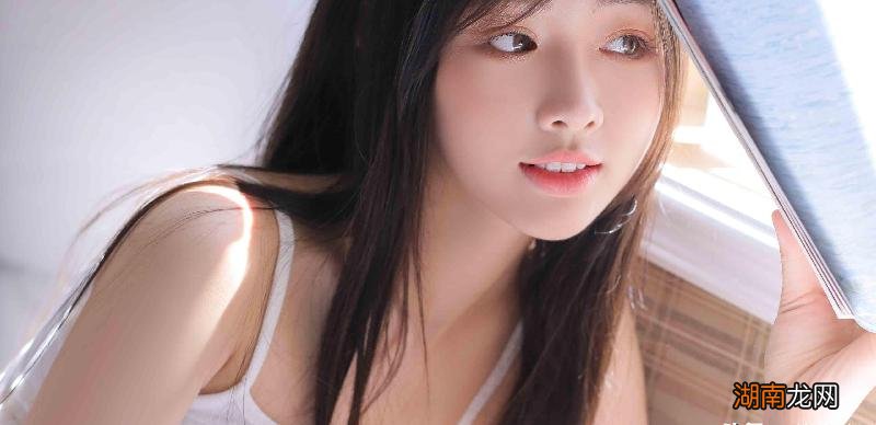 女生暗恋你的举动 女人暗恋一个男人的表现和举动