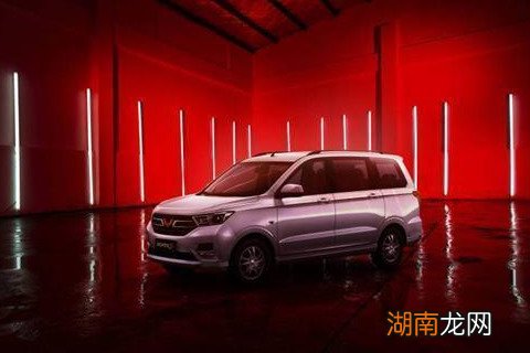 五菱宏光s跟五菱宏光v哪款好更实用值得入手购买