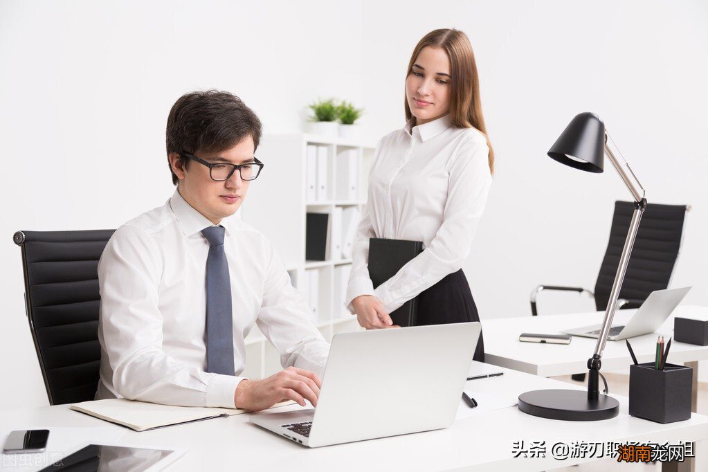 行政文员工资一个月一般多少钱 公司文员是做什么工作的