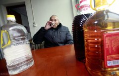 勾兑酒和粮食酒分辨技巧 白酒怎么区分粮食酒和勾兑酒
